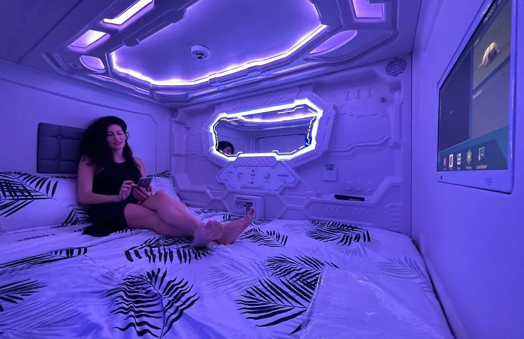 Good Vibes Only Capsule Hostel Malaga-1